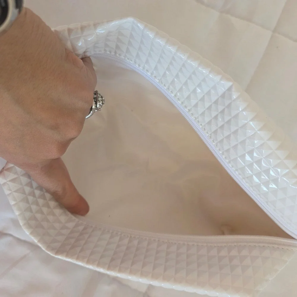 White Textured Geometric Cosmetic Bag Makeup‎ Organizer Zipper Gold Tone Accent